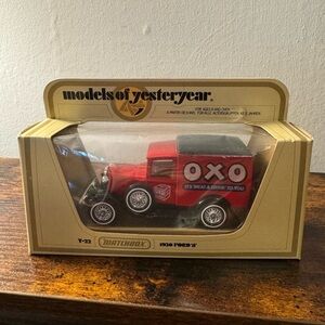 Vintage Matchbox Models of Yesteryear 1930 Ford Model A OXO Cube Diecast Truck